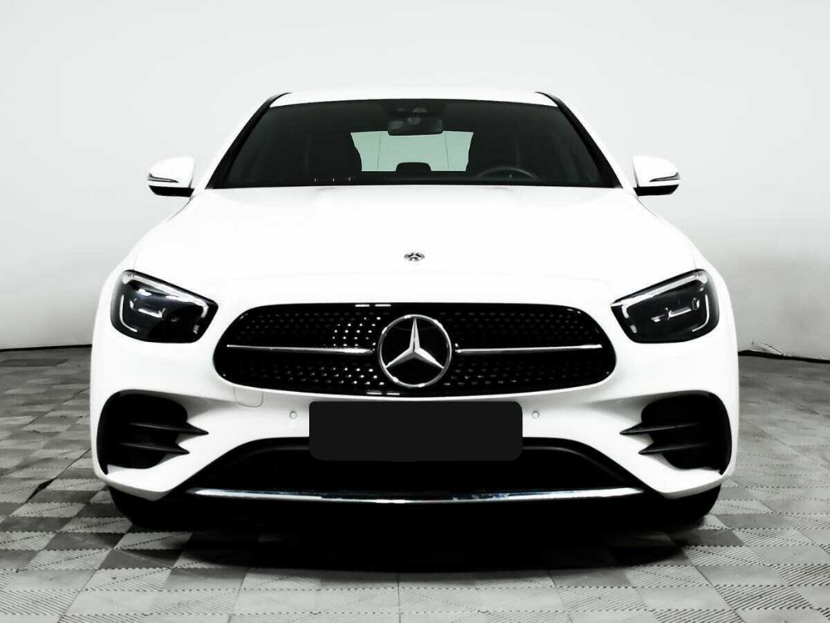 Mercedes-Benz E-Класс 2022 года с пробегом. Фото: #1