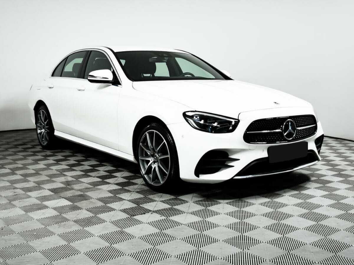 Mercedes-Benz E-Класс 2022 года с пробегом. Фото: #2