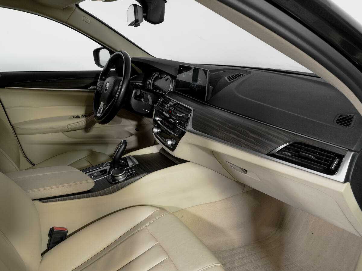 BMW 5 серии 2017 года с пробегом. Фото: #7