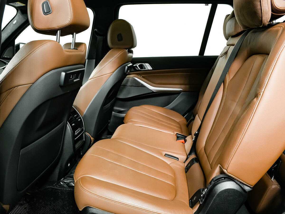 BMW X7 2019 года с пробегом. Фото: #9