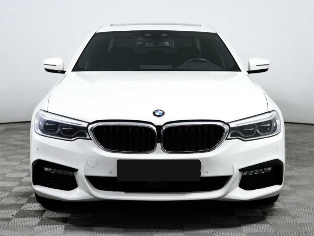 BMW 5 серии 2017 года с пробегом. Фото: #1
