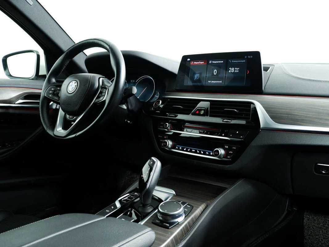 BMW 5 серии 2017 года с пробегом. Фото: #8