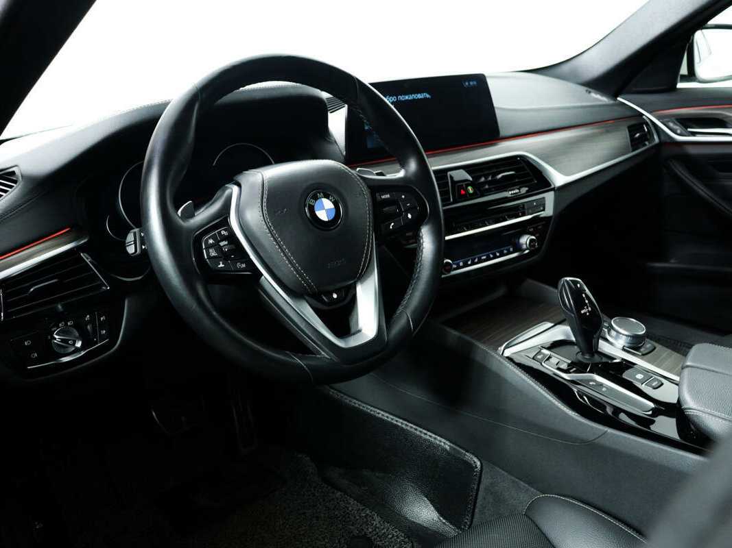 BMW 5 серии 2017 года с пробегом. Фото: #12