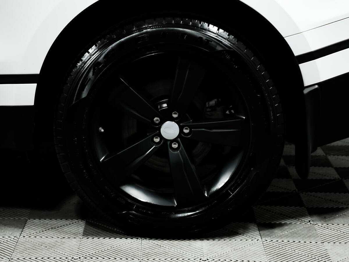 Land Rover Range Rover Velar 2018 года с пробегом. Фото: #13