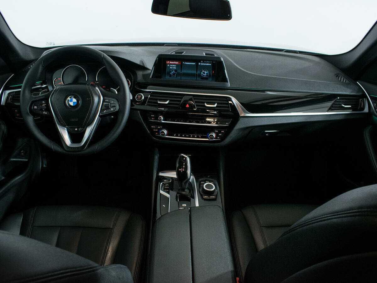 BMW 5 серии 2018 года с пробегом. Фото: #11