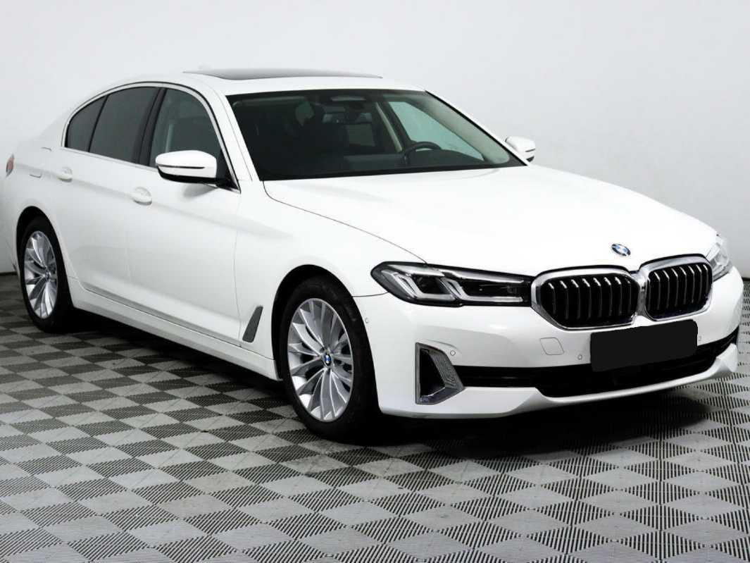 BMW 5 серии 2022 года с пробегом. Фото: #2