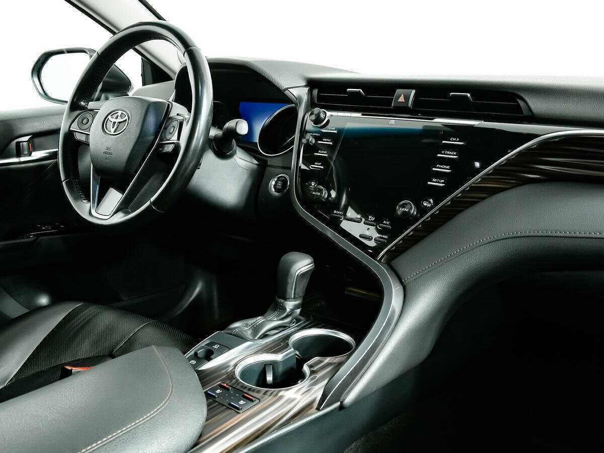 Toyota Camry 2020 года с пробегом. Фото: #8