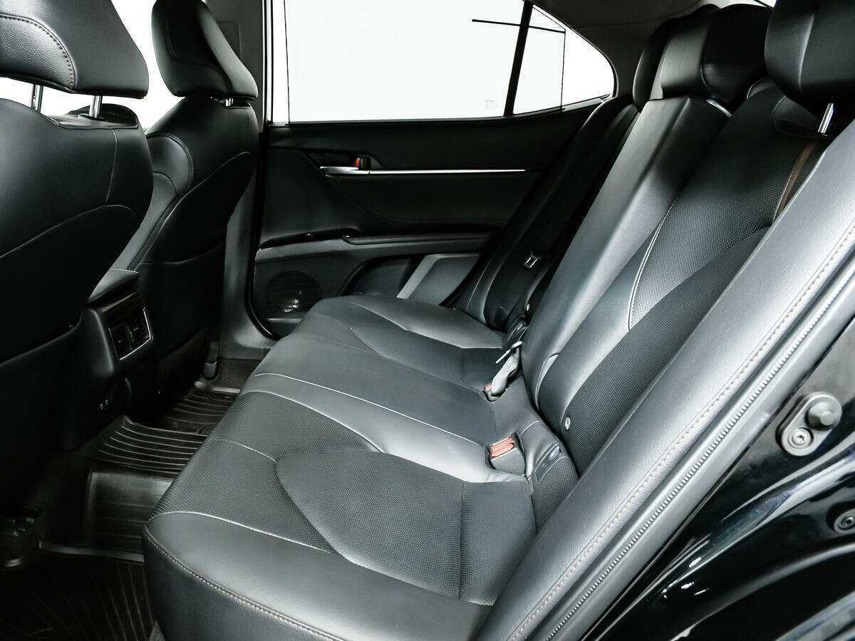 Toyota Camry 2020 года с пробегом. Фото: #11