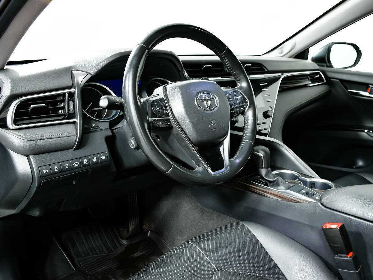 Toyota Camry 2020 года с пробегом. Фото: #12