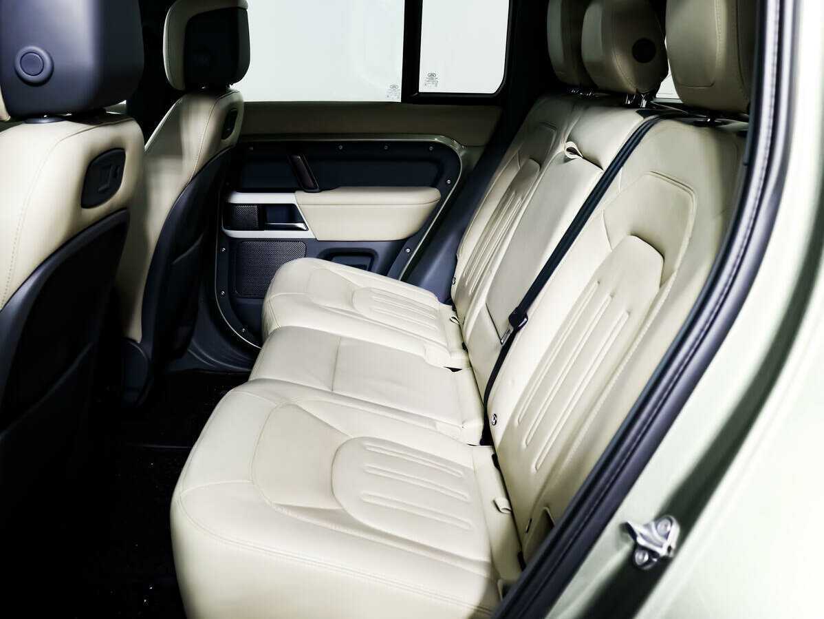 Land Rover Defender 2021 года с пробегом. Фото: #11