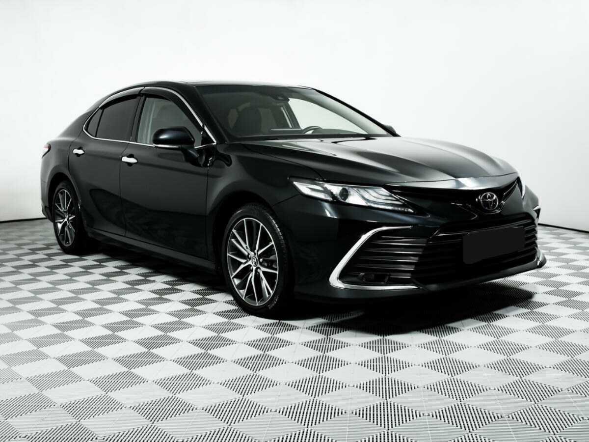 Toyota Camry 2022 года с пробегом. Фото: #2