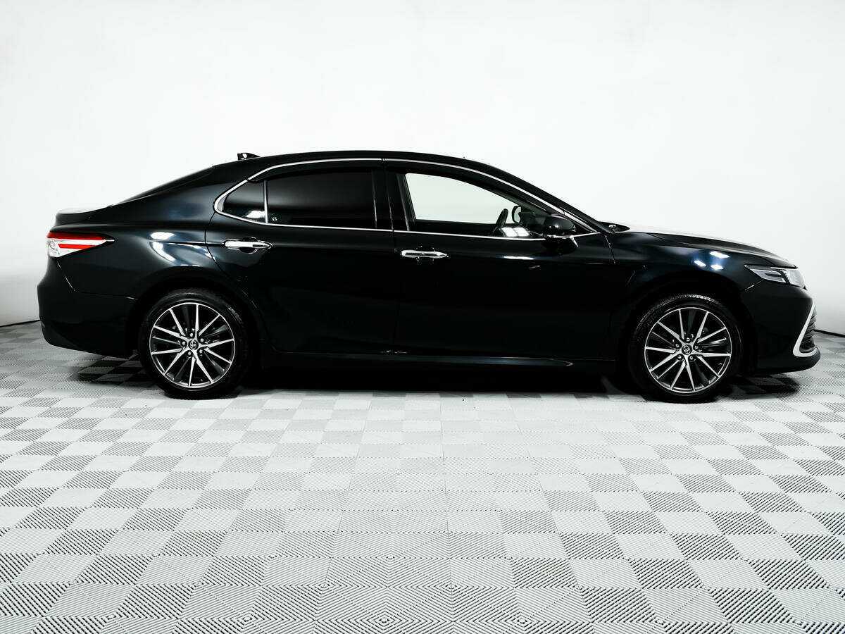 Toyota Camry 2022 года с пробегом. Фото: #3