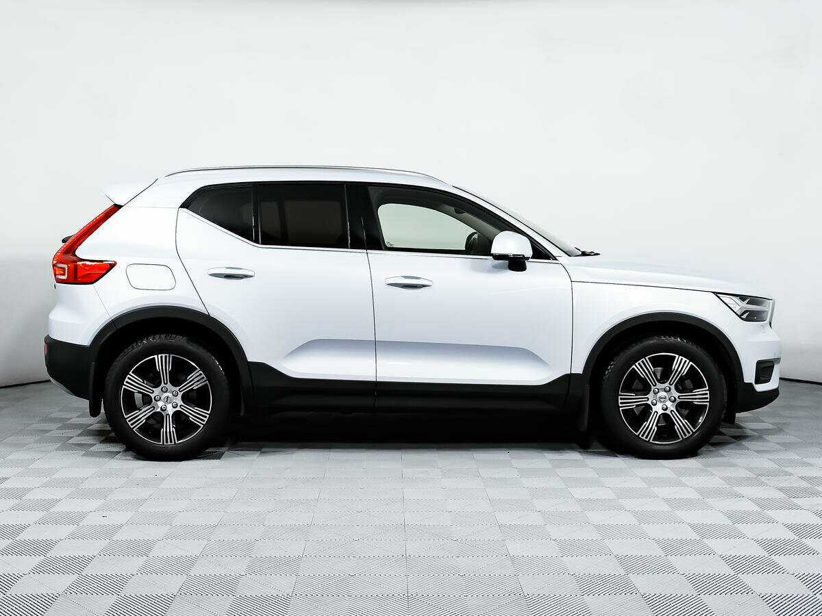 Volvo XC40 2021 года с пробегом. Фото: #3