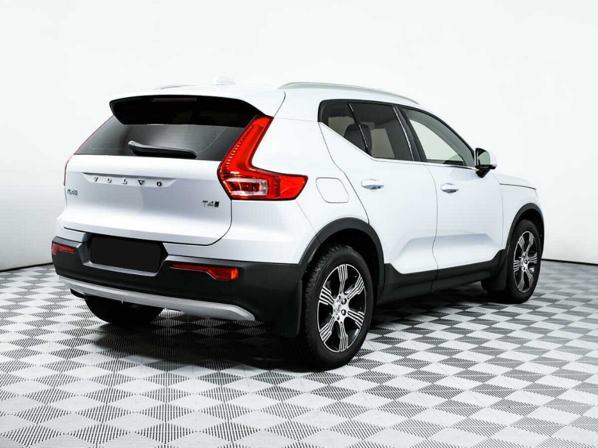 Volvo XC40 2021 года с пробегом. Фото: #4