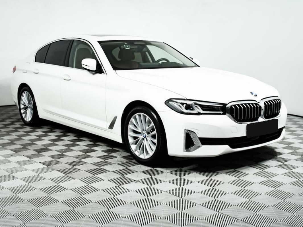 BMW 5 серии 2021 года с пробегом. Фото: #2
