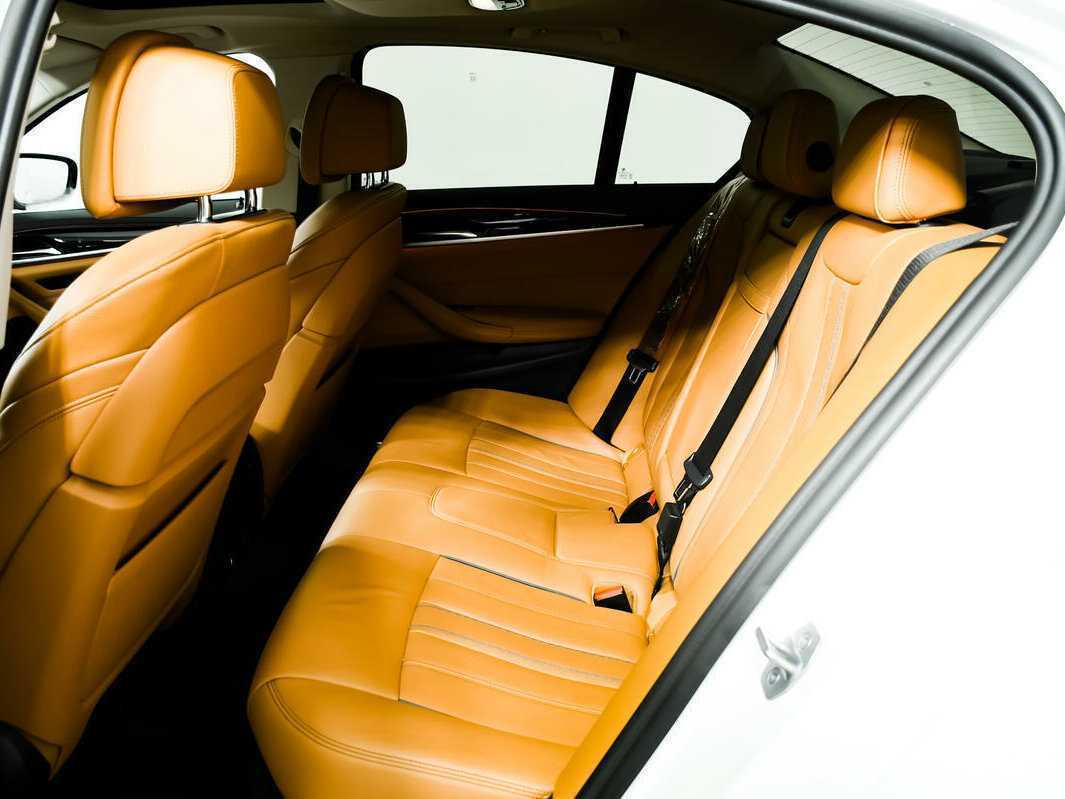 BMW 5 серии 2021 года с пробегом. Фото: #11