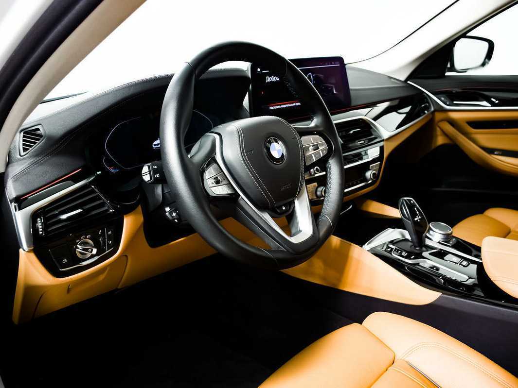 BMW 5 серии 2021 года с пробегом. Фото: #12