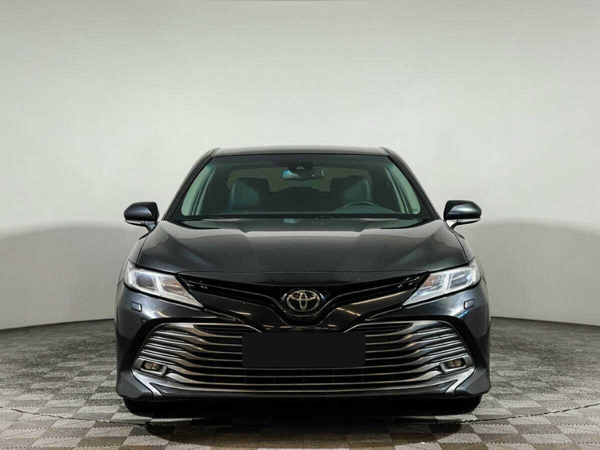 Toyota Camry 2018 года с пробегом. Фото: #1