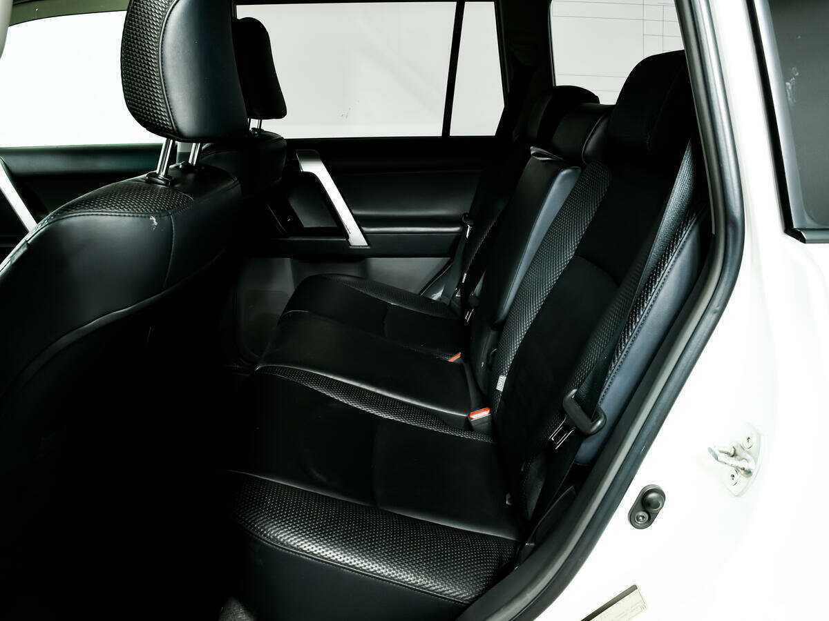 Toyota Land Cruiser Prado 2011 года с пробегом. Фото: #11