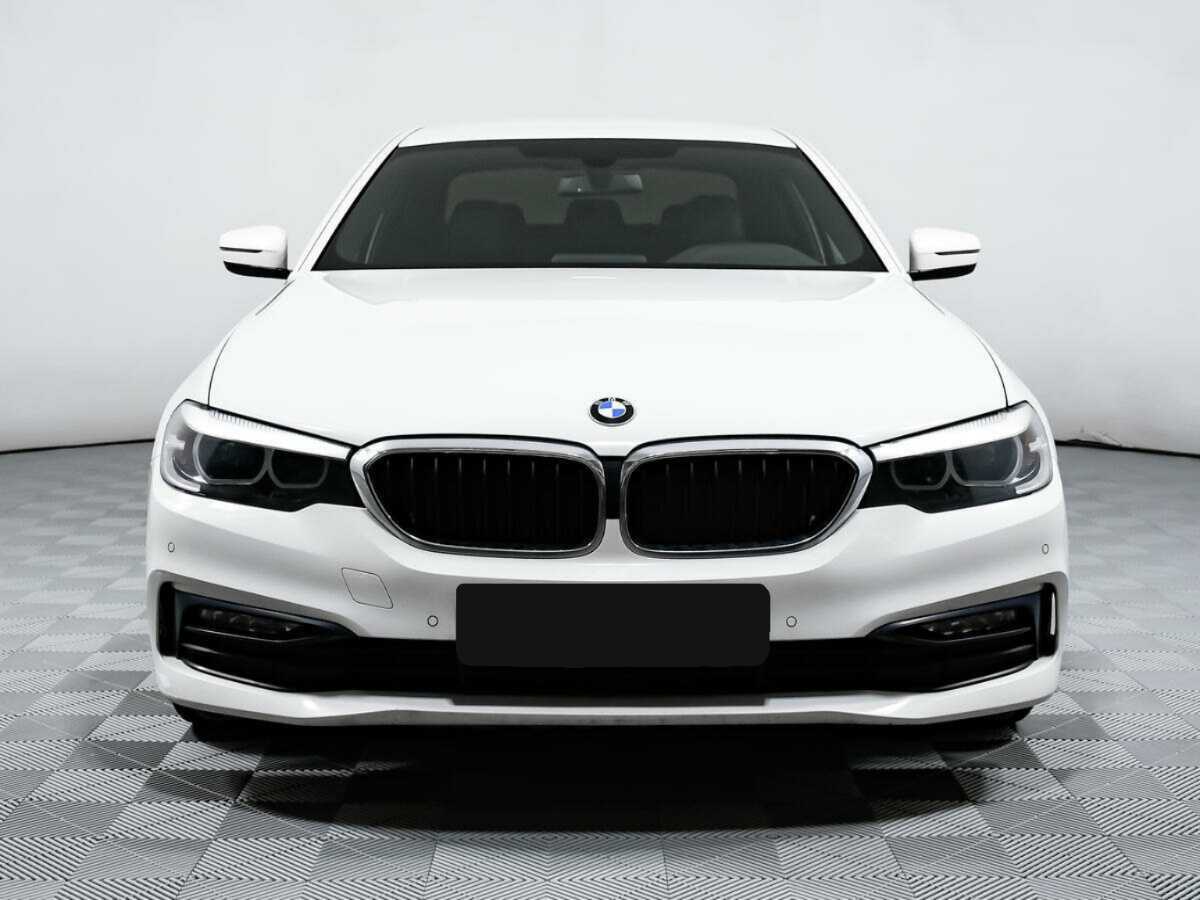 BMW 5 серии 2018 года с пробегом. Фото: #1
