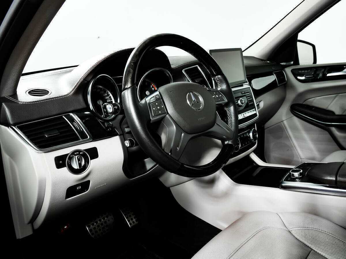 Mercedes-Benz GL-Класс 2014 года с пробегом. Фото: #12