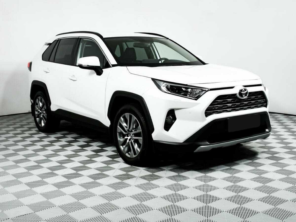 Toyota RAV4 2021 года с пробегом. Фото: #2