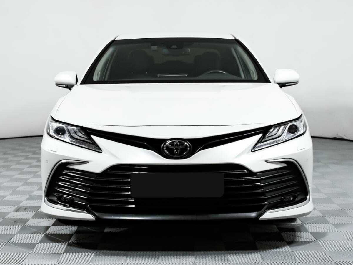 Toyota Camry 2021 года с пробегом. Фото: #1