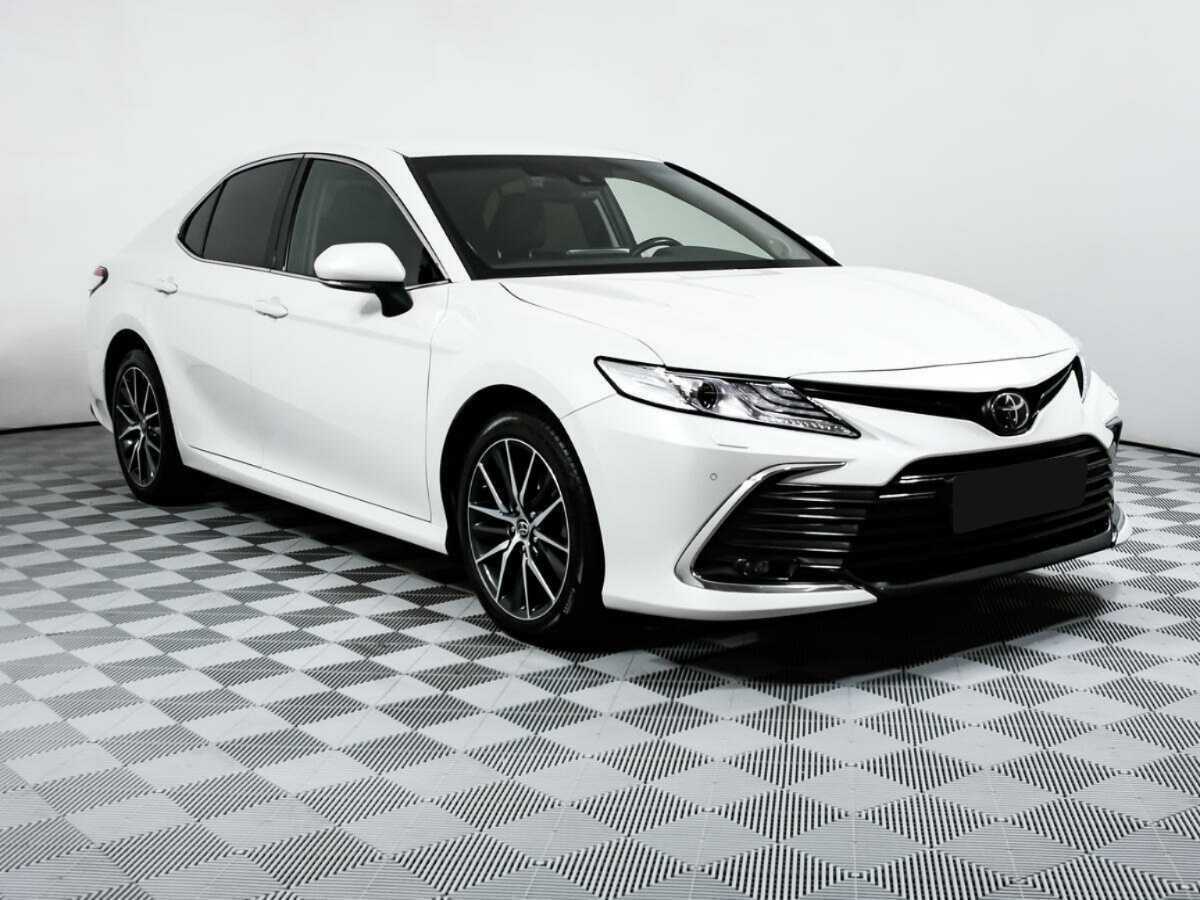 Toyota Camry 2021 года с пробегом. Фото: #2