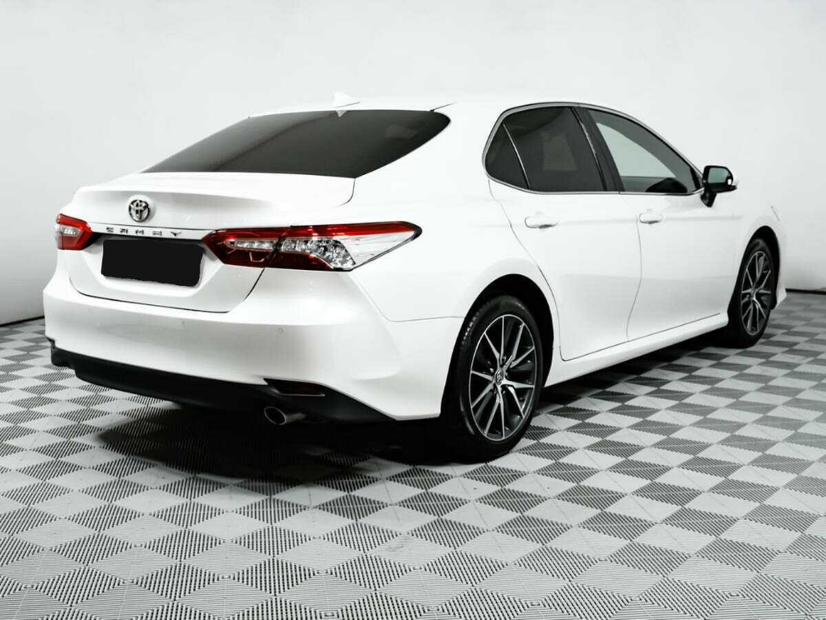 Toyota Camry 2021 года с пробегом. Фото: #4