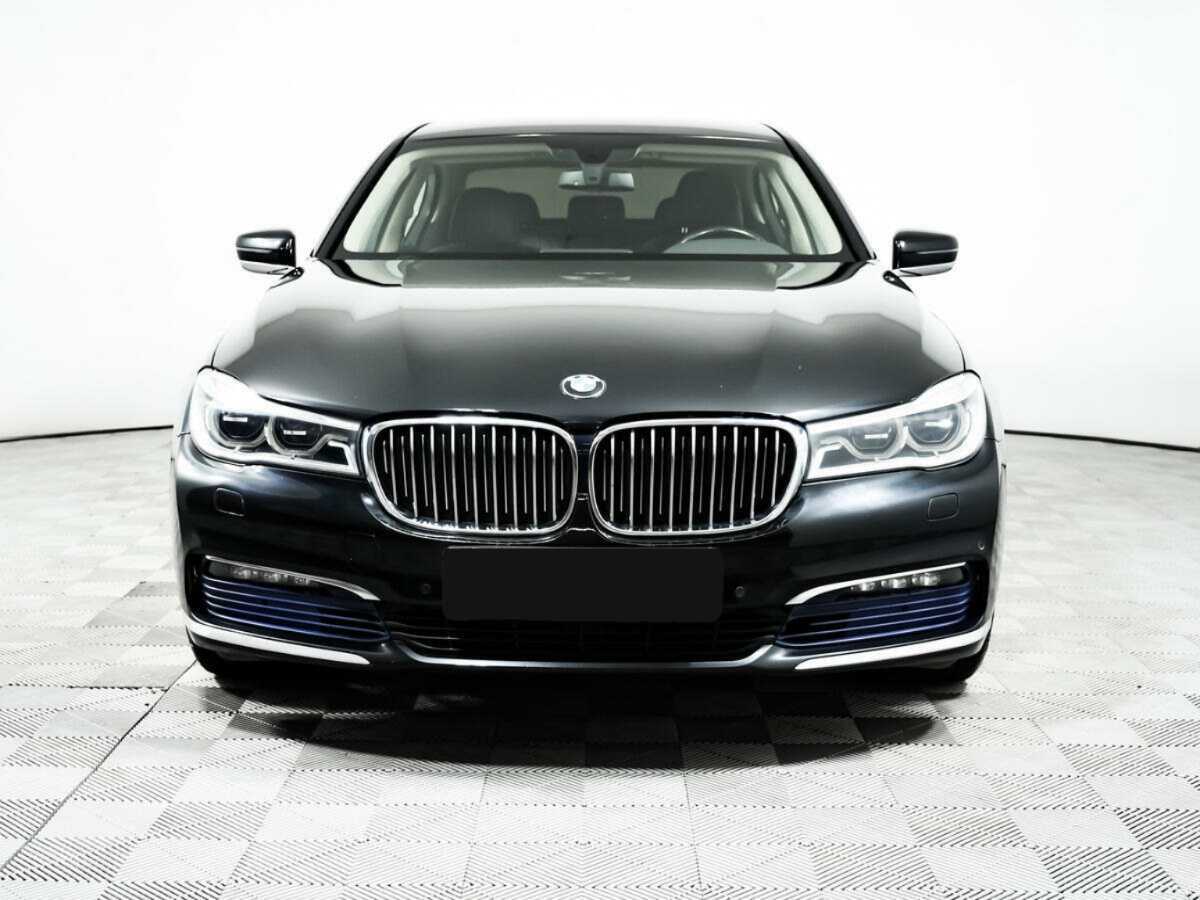 BMW 7 серии 2016 года с пробегом. Фото: #1