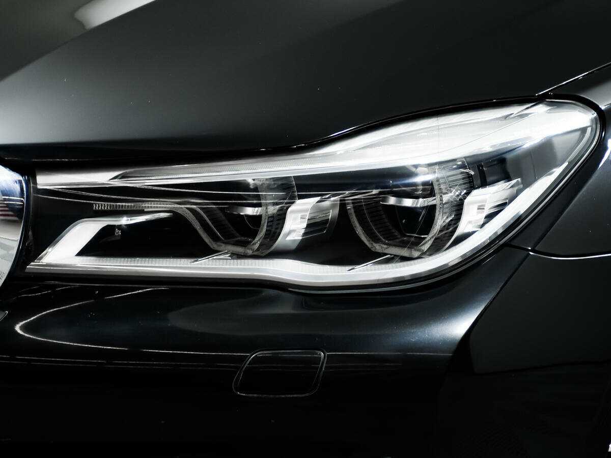 BMW 7 серии 2016 года с пробегом. Фото: #14