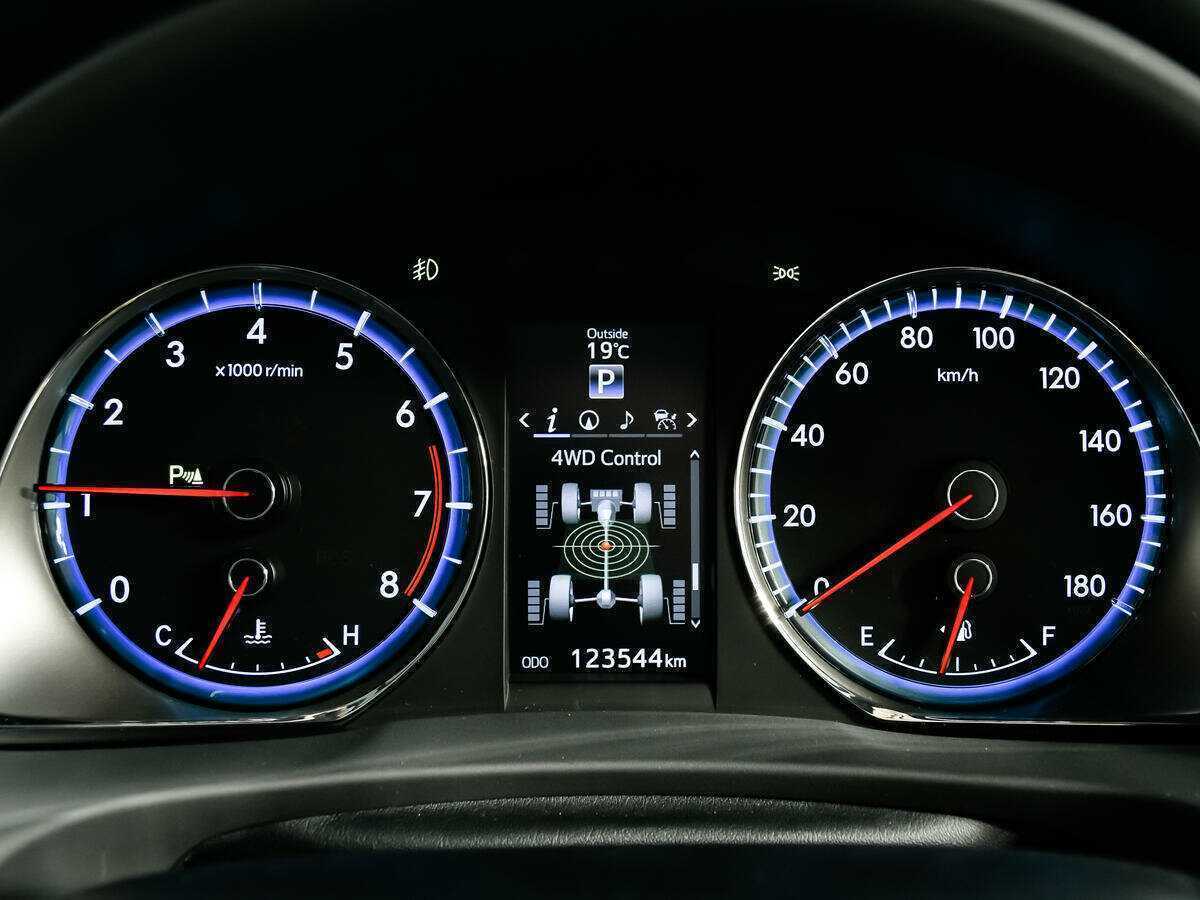 Toyota Harrier 2016 года с пробегом. Фото: #9