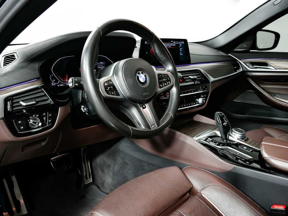 BMW 5 серии 2019 года с пробегом. Фото: #11