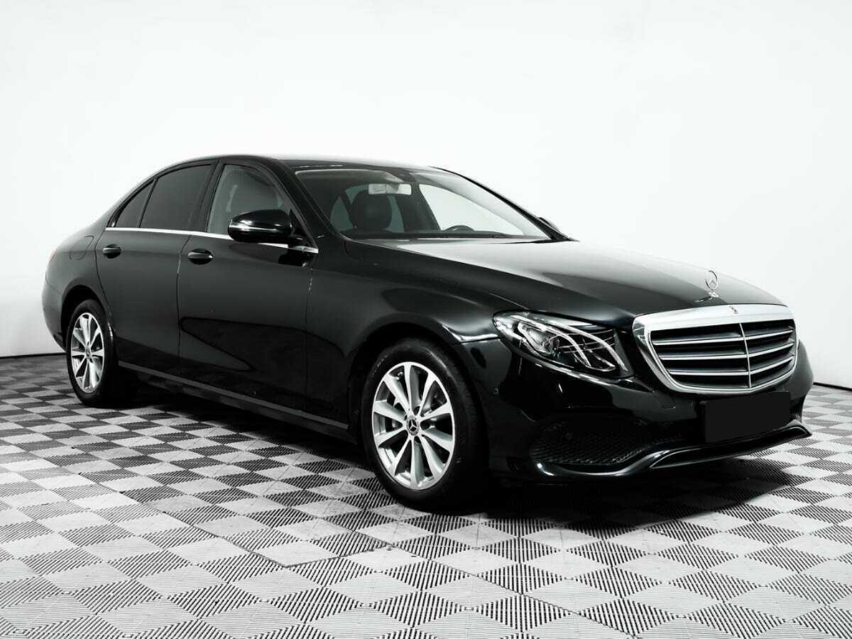 Mercedes-Benz E-Класс 2019 года с пробегом. Фото: #2