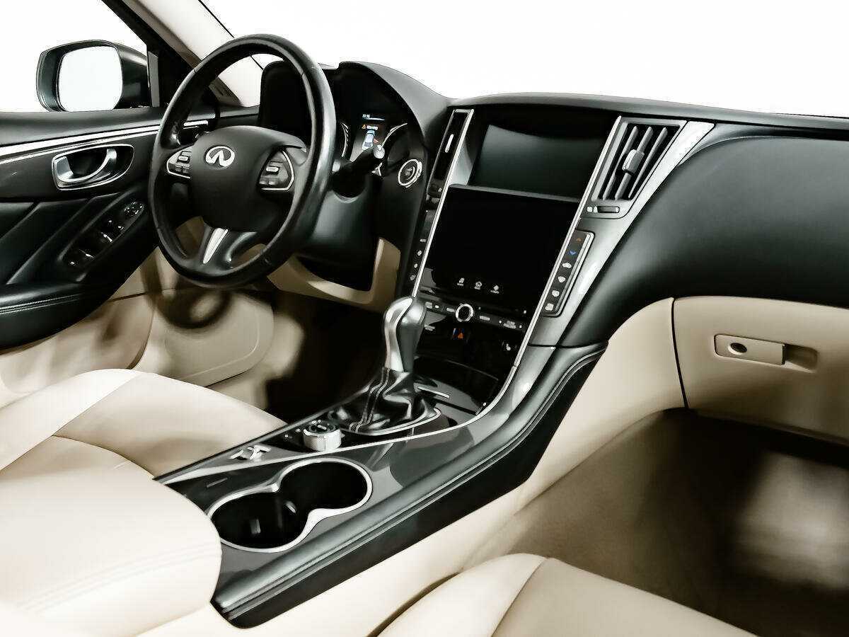 Infiniti Q50 2015 года с пробегом. Фото: #7