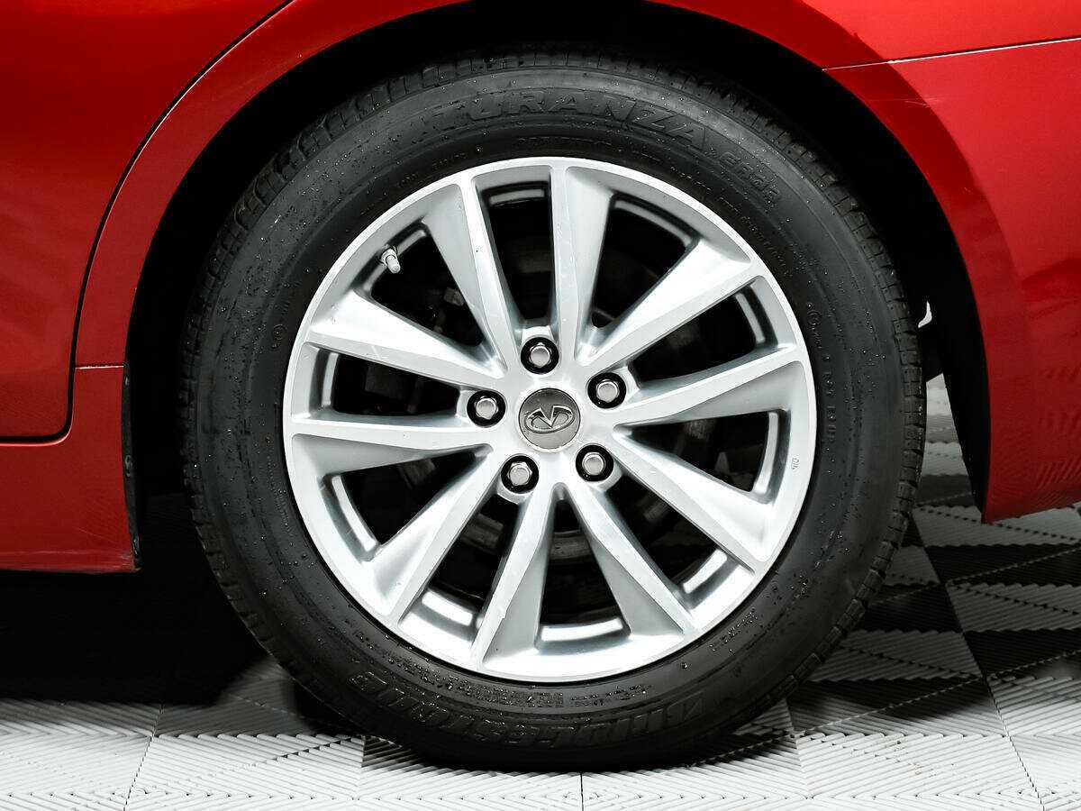 Infiniti Q50 2015 года с пробегом. Фото: #12