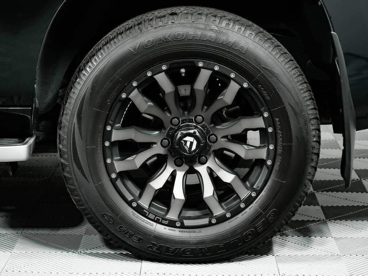 Toyota Land Cruiser Prado 2015 года с пробегом. Фото: #13