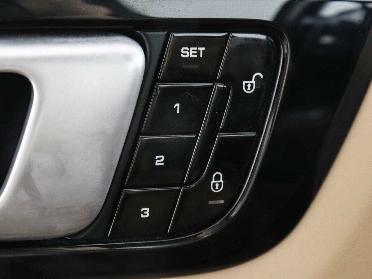 Porsche Cayenne 2018 года с пробегом. Фото: #18