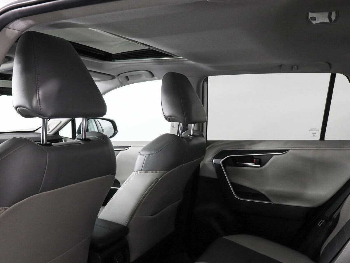 Toyota RAV4 2019 года с пробегом. Фото: #11