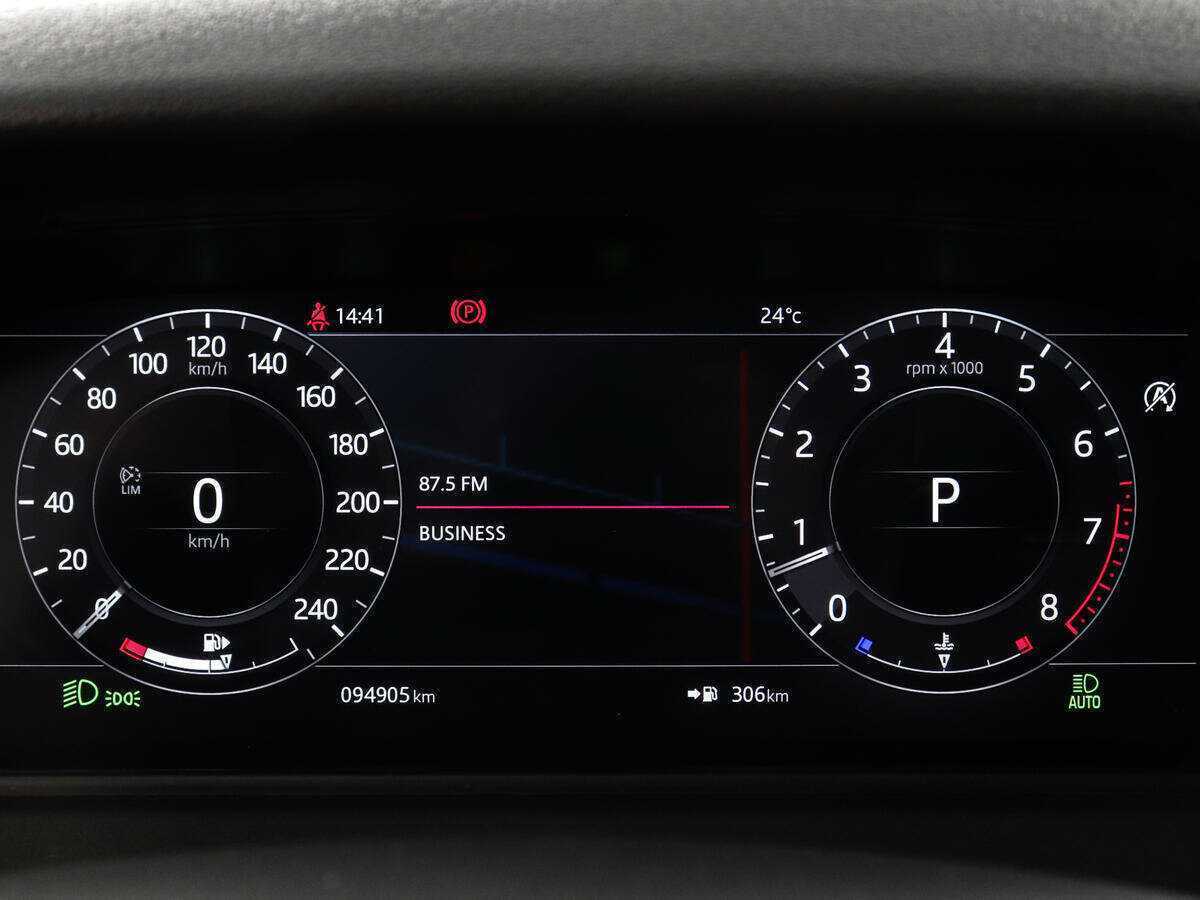 Land Rover Range Rover Velar 2019 года с пробегом. Фото: #10