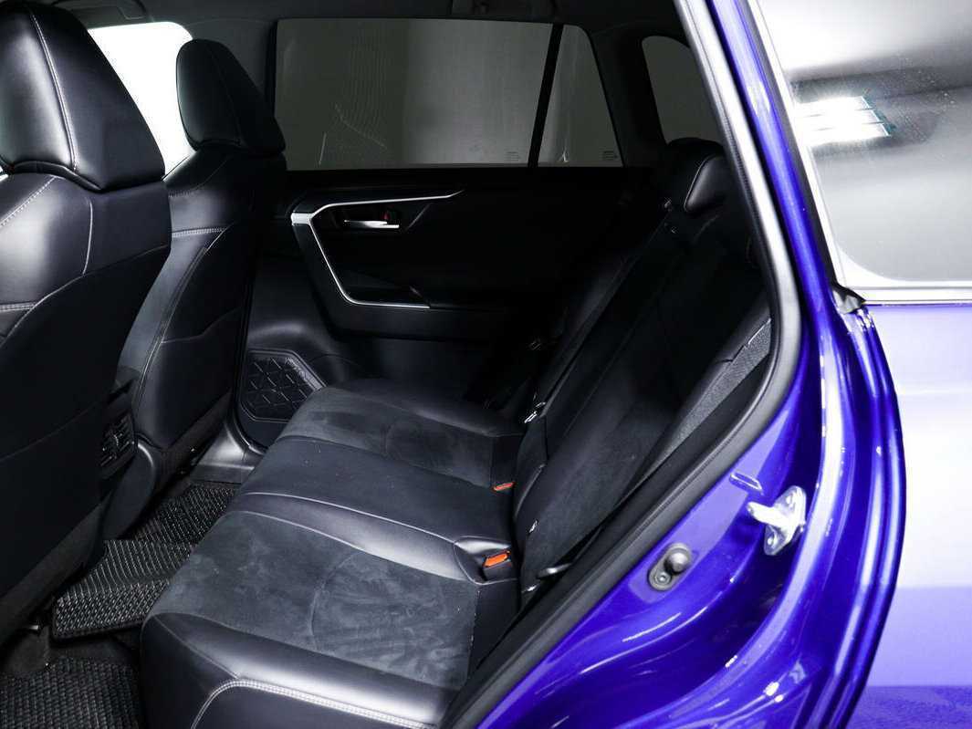 Toyota RAV4 2021 года с пробегом. Фото: #11