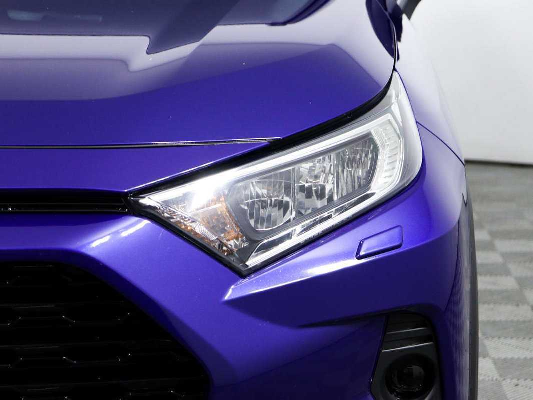 Toyota RAV4 2021 года с пробегом. Фото: #14