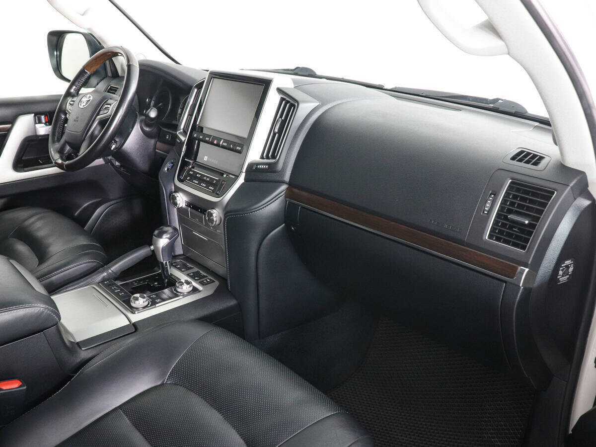 Toyota Land Cruiser 2018 года с пробегом. Фото: #9