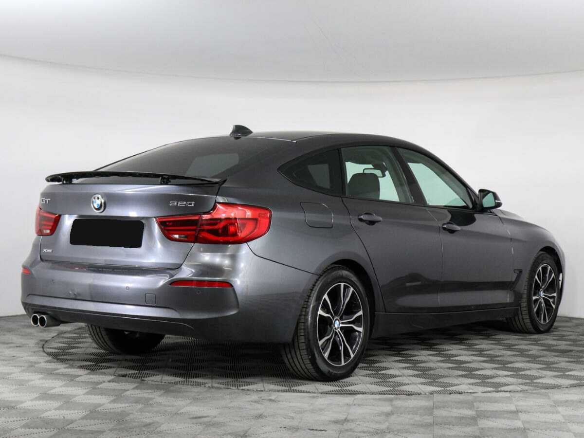 BMW 3 серии 2017 года с пробегом. Фото: #1