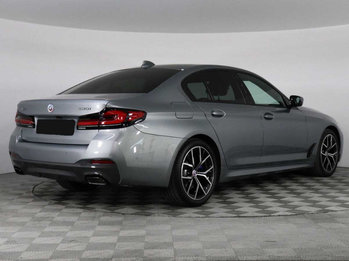 BMW 5 серии 2023 года с пробегом. Фото: #1