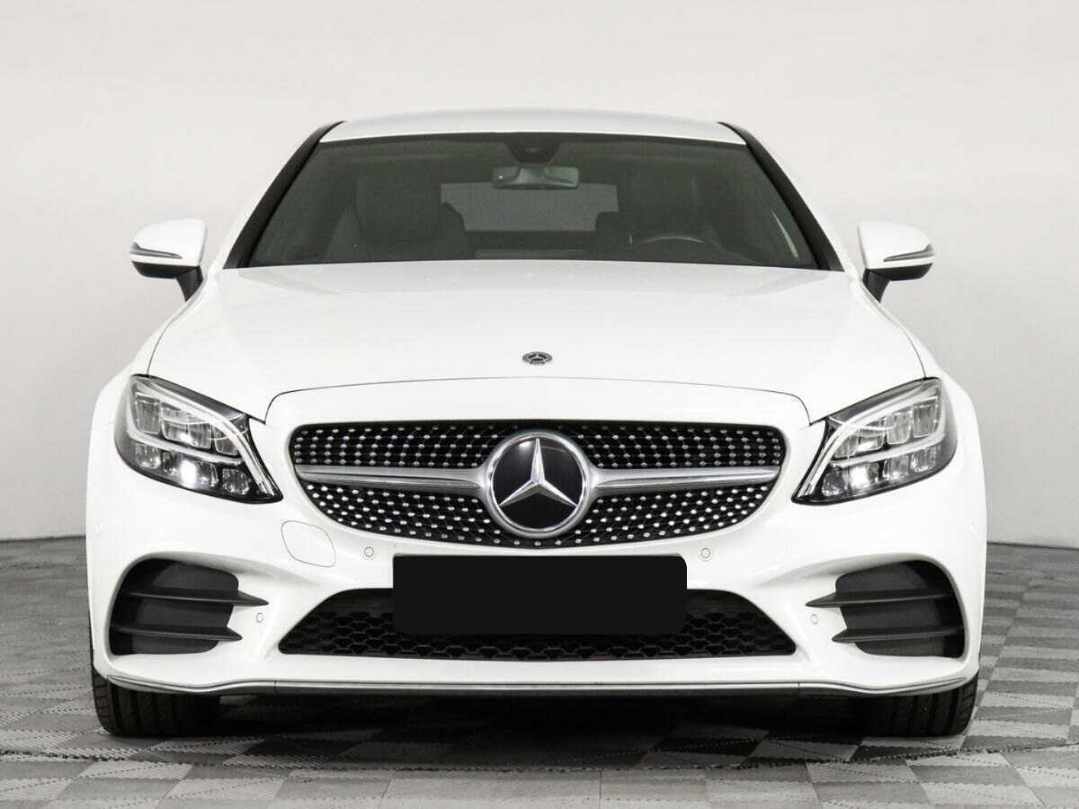 Mercedes-Benz C-Класс 2018 года с пробегом. Фото: #1