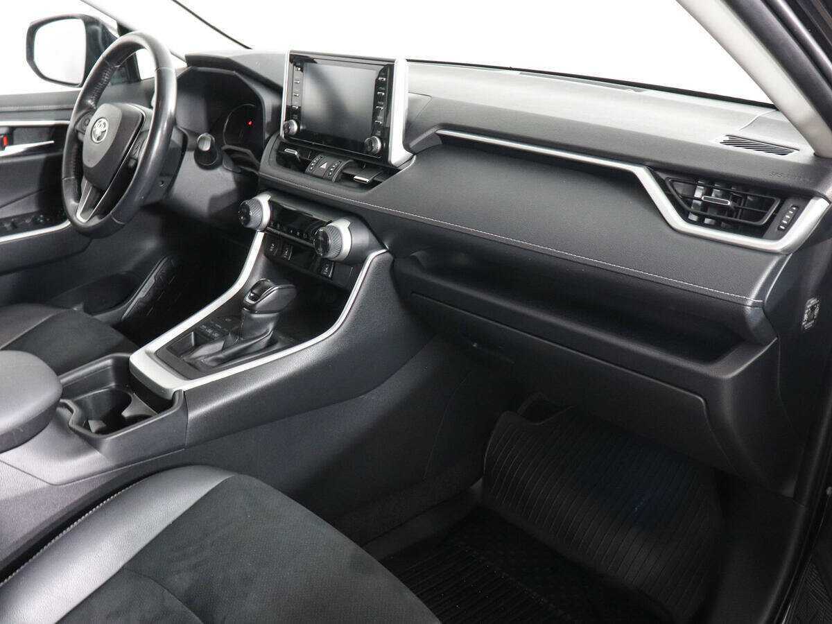 Toyota RAV4 2022 года с пробегом. Фото: #9