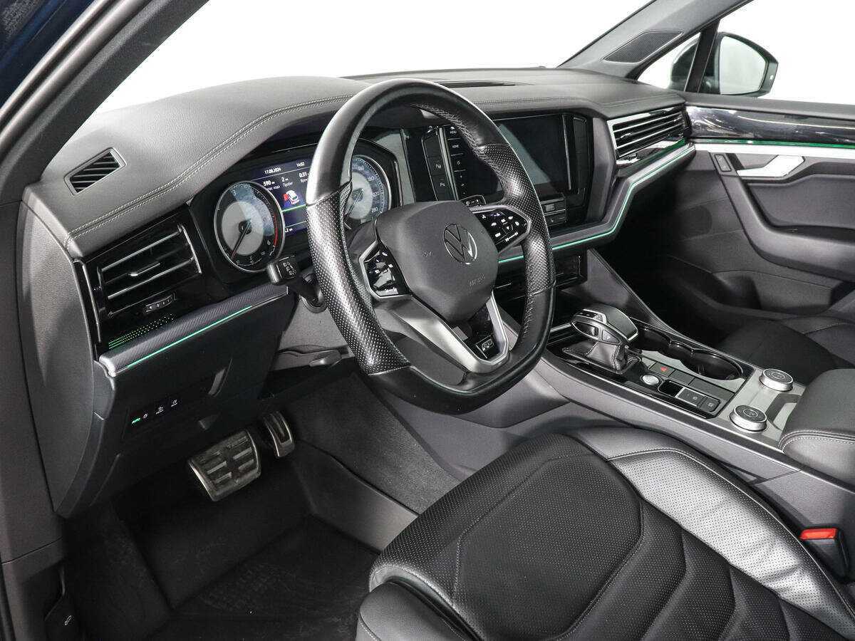 Volkswagen Touareg 2021 года с пробегом. Фото: #8