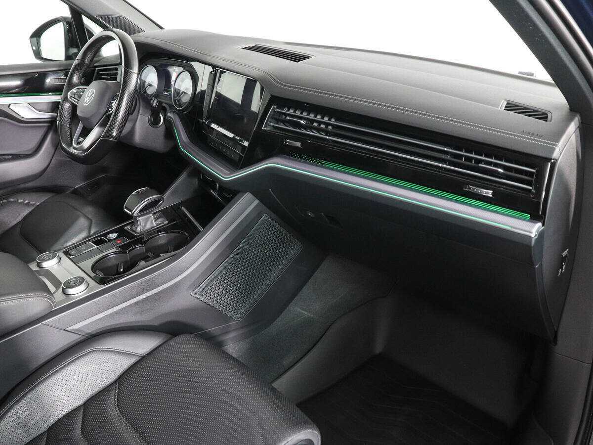 Volkswagen Touareg 2021 года с пробегом. Фото: #9