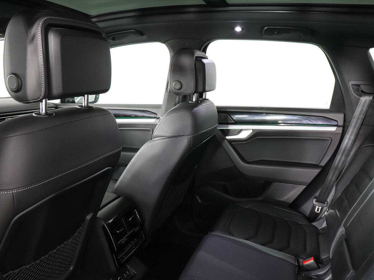 Volkswagen Touareg 2021 года с пробегом. Фото: #11